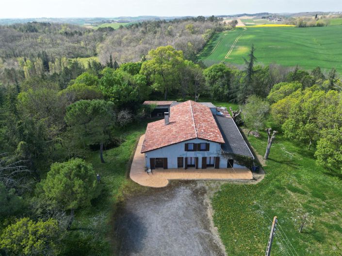 Image No.1-4 Bed House for sale
