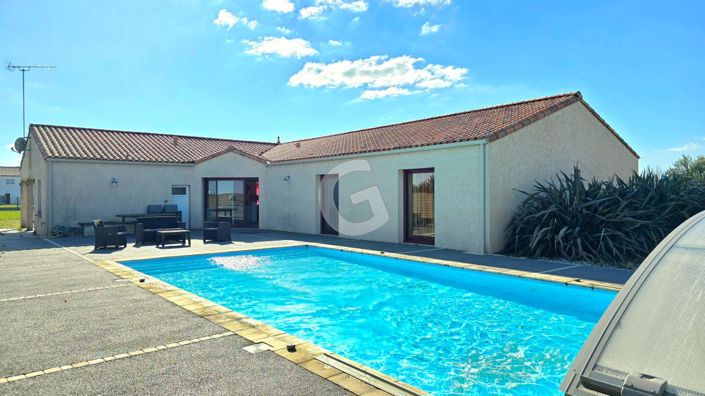 Image No.1-4 Bed House for sale