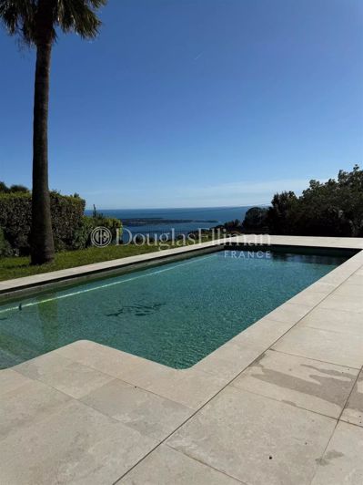 Image No.9-6 Bed House for sale