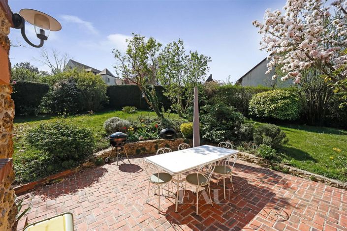 Image No.10-5 Bed House for sale