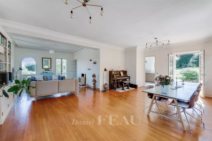 Image No.13-5 Bed House for sale