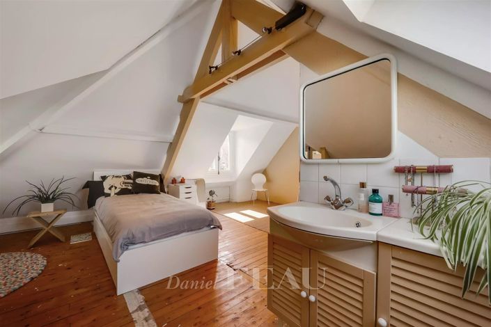 Image No.19-5 Bed House for sale