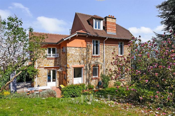 Image No.2-5 Bed House for sale