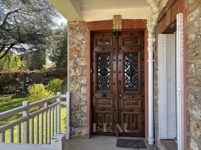 Image No.20-5 Bed House for sale