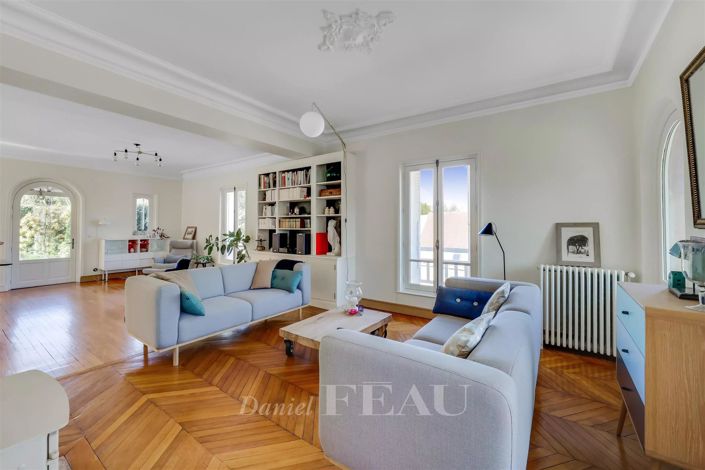 Image No.22-5 Bed House for sale