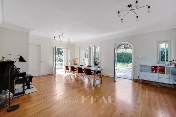 Image No.23-5 Bed House for sale