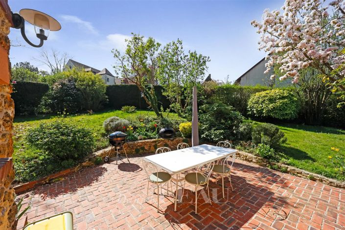 Image No.5-5 Bed House for sale