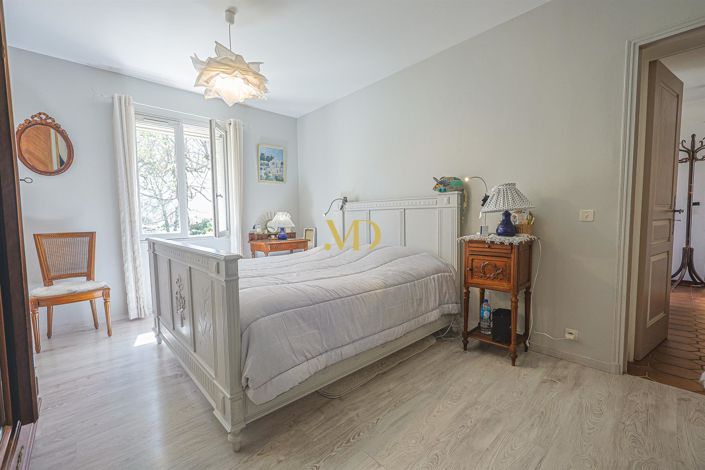 Image No.37-5 Bed House for sale