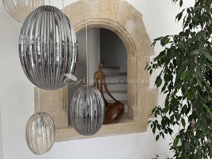 Image No.19-7 Bed House for sale