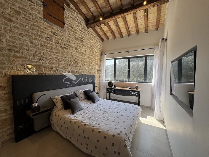 Image No.20-7 Bed House for sale