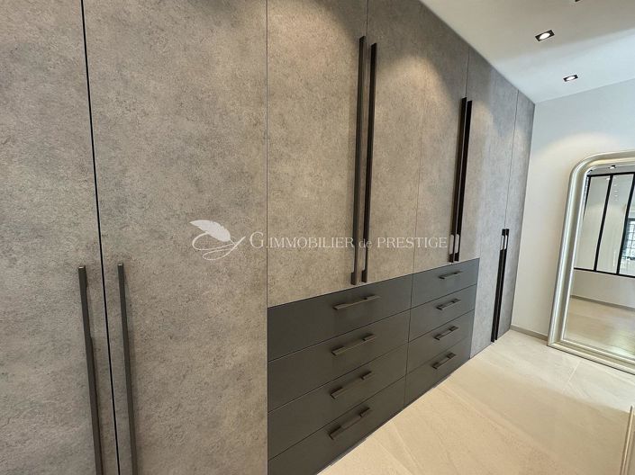 Image No.22-7 Bed House for sale