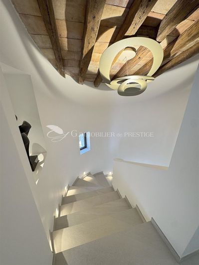 Image No.24-7 Bed House for sale