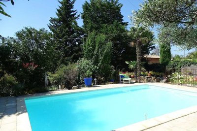 Maison de 4 chambres à vendre à Uzès