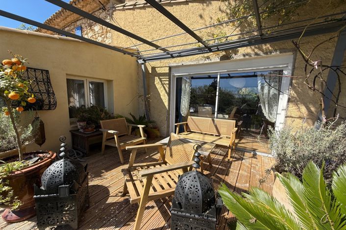 Image No.18-4 Bed House for sale