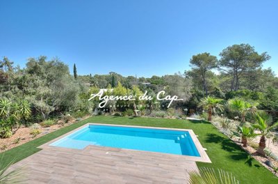 1 - Saint-Raphael, House