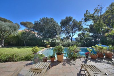 1 - Saint-Raphael, House