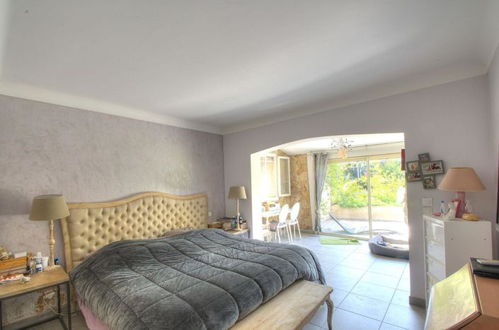 Image No.11-Appartement de 4 chambres à vendre à Saint-Raphael