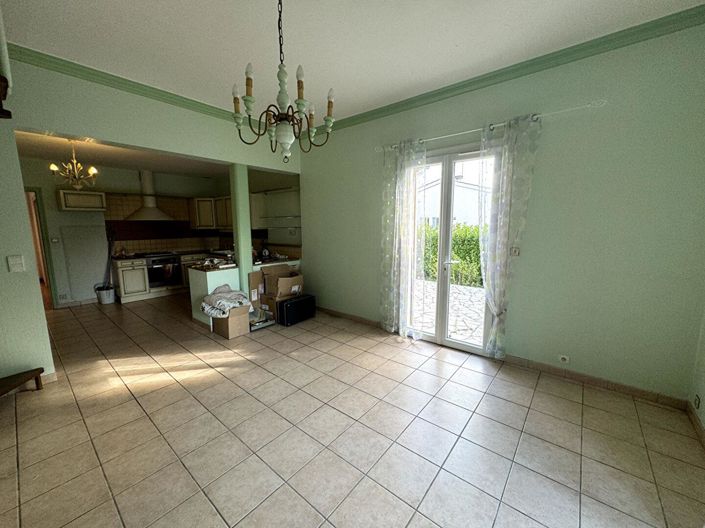 Image No.15-6 Bed House for sale