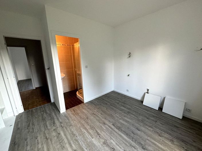 Image No.16-6 Bed House for sale