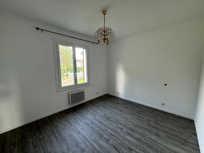 Image No.18-6 Bed House for sale