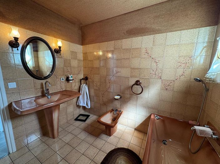 Image No.15-3 Bed House for sale