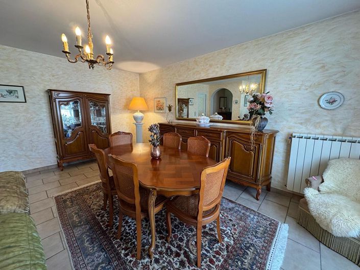 Image No.8-3 Bed House for sale