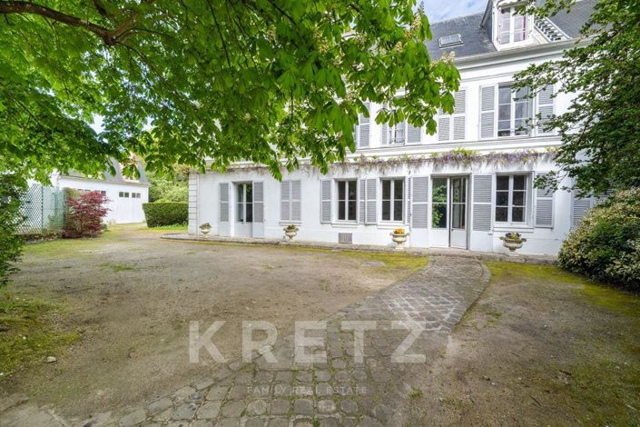 Image No.1-Maison de 10 chambres à vendre à Fontainebleau