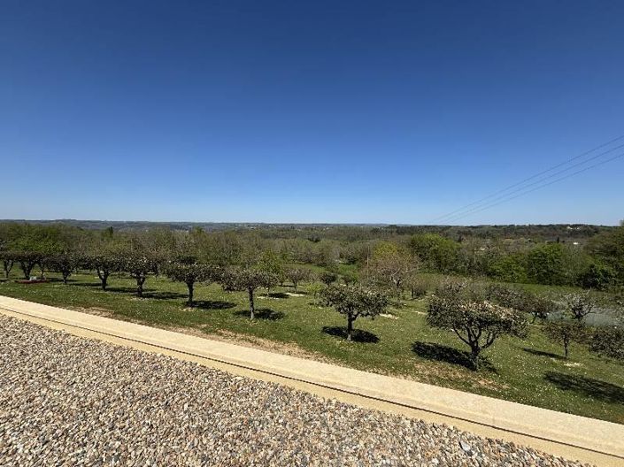 Image No.10-5 Bed House for sale