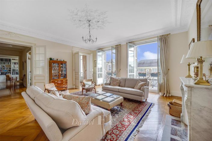 Image No.1-5 Bed Apartment for sale