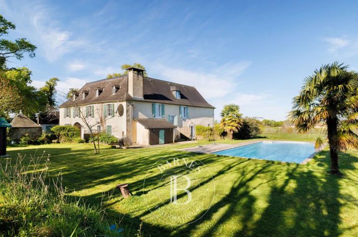 Image No.1-6 Bed House for sale