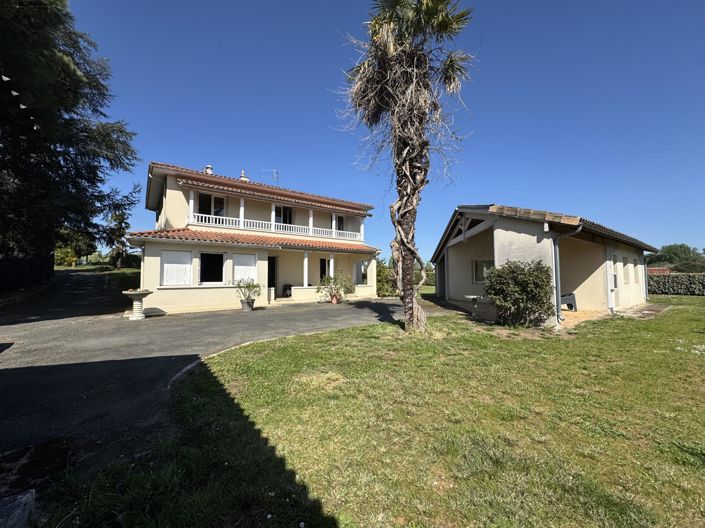 Image No.1-4 Bed House for sale