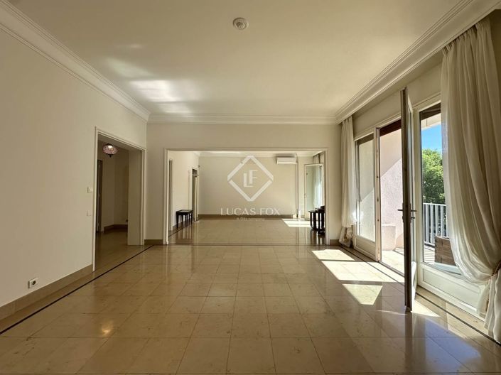 Image No.1-4 Bed Apartment for sale