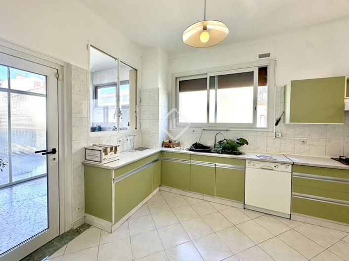 Image No.20-4 Bed Apartment for sale