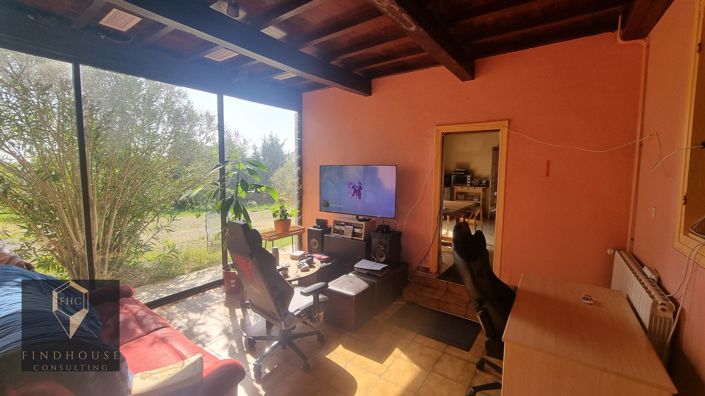 Image No.10-2 Bed House for sale