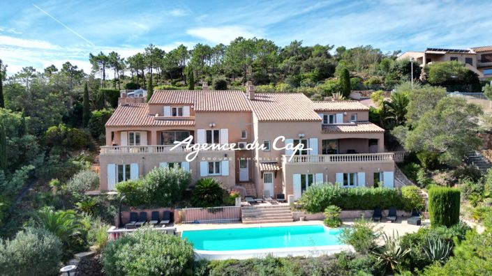 Image No.1-7 Bed House for sale