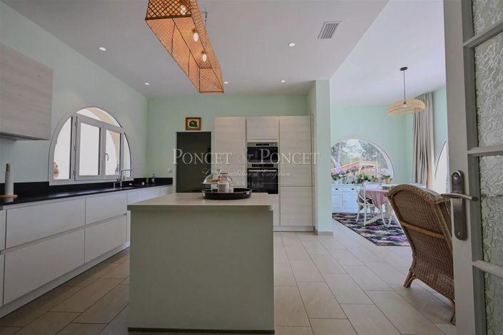 Image No.6-4 Bed House for sale