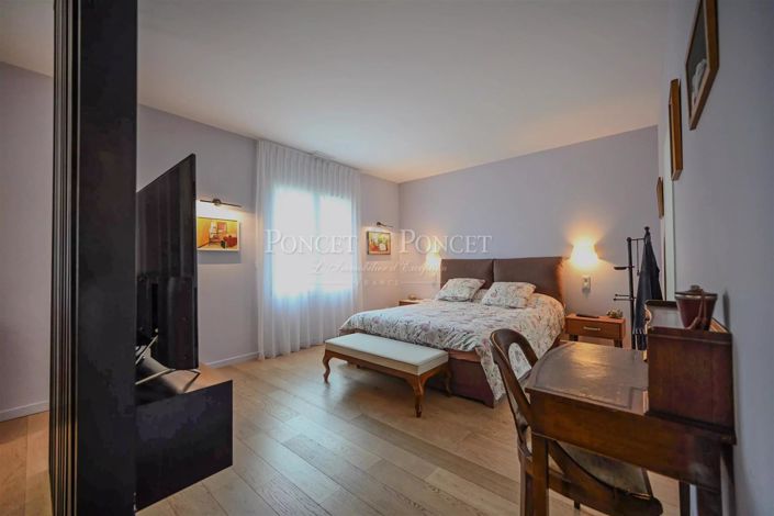 Image No.7-4 Bed House for sale