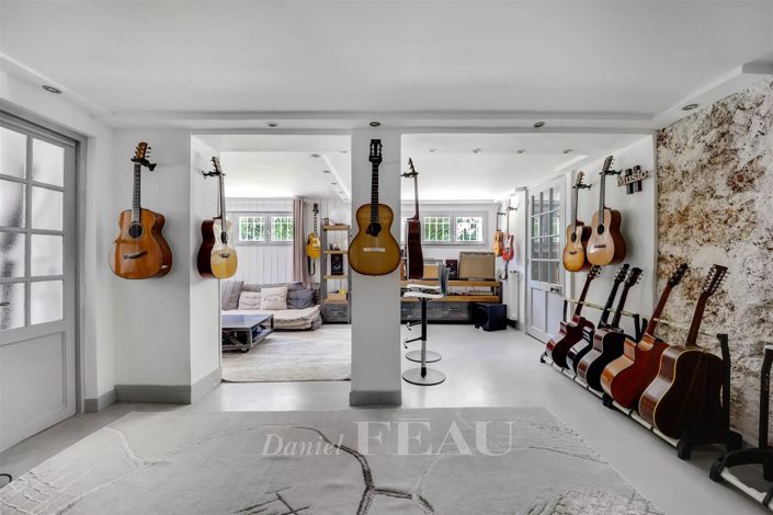 Image No.17-4 Bed House for sale