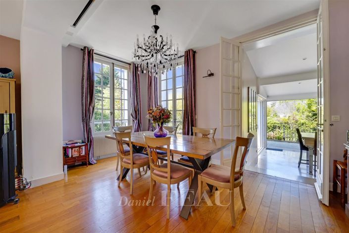 Image No.6-4 Bed House for sale