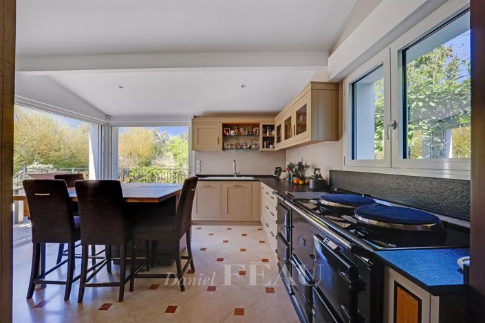 Image No.8-4 Bed House for sale