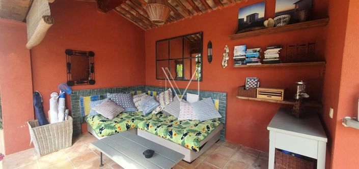 Image No.4-6 Bed House for sale