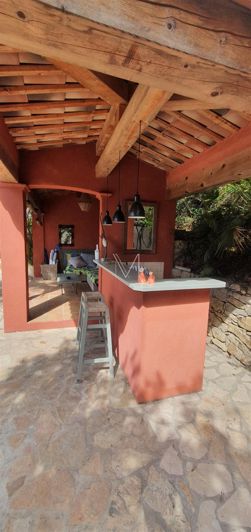 Image No.6-6 Bed House for sale