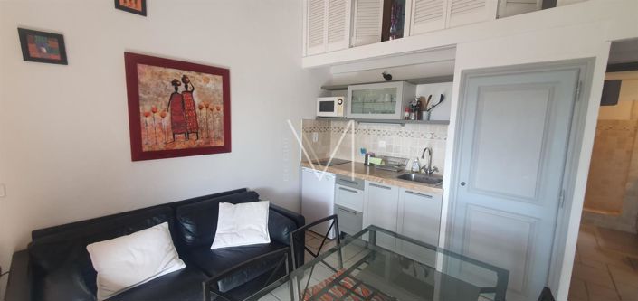 Image No.8-6 Bed House for sale