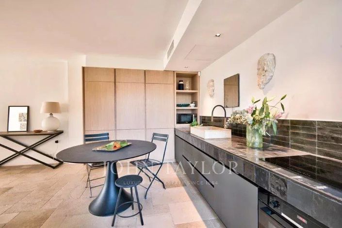 Image No.10-3 Bed Apartment for sale