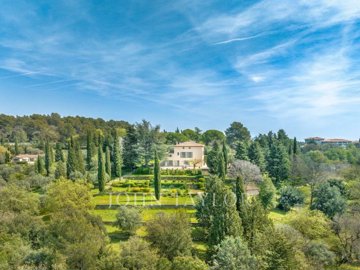 7 Bed House for sale