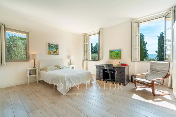 Image No.16-7 Bed House for sale