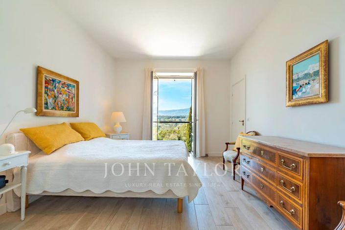 Image No.17-7 Bed House for sale