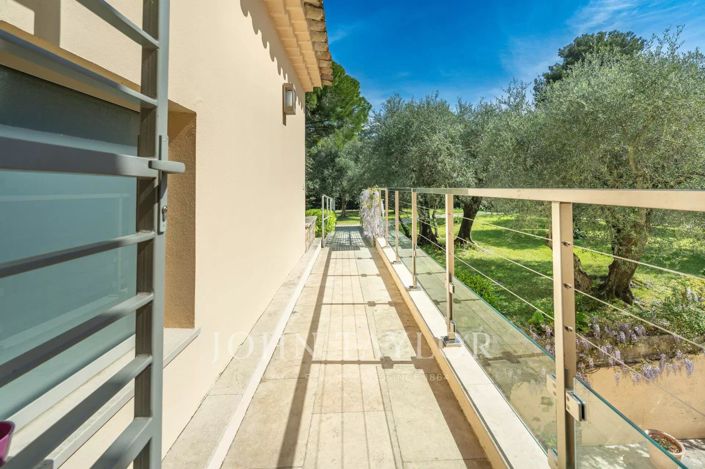 Image No.28-7 Bed House for sale