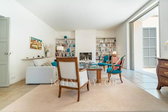 Image No.8-7 Bed House for sale