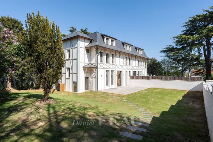 Image No.1-5 Bed House for sale